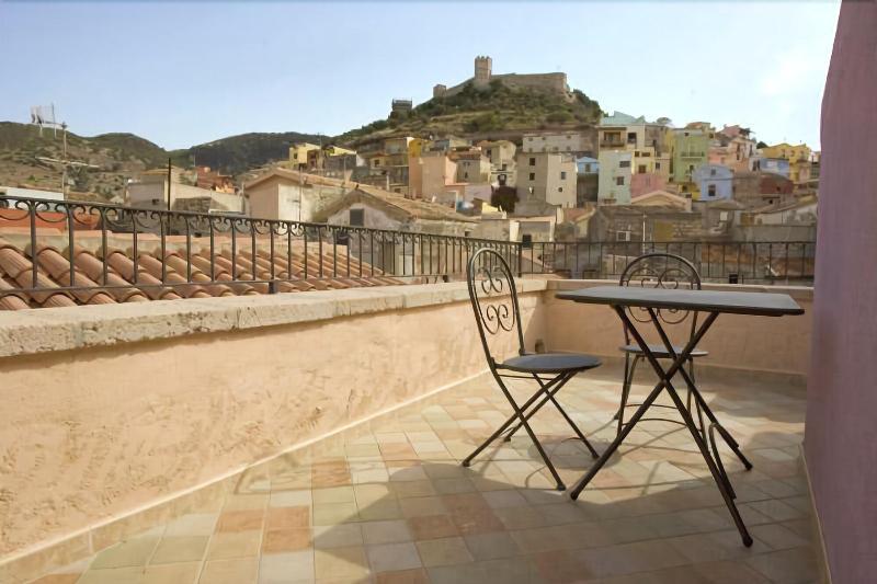 Corte Fiorita Diffuso 3* Bosa